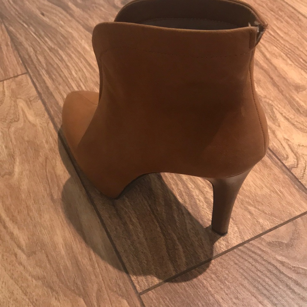 Bootie/ heels - Picture 3 of 4